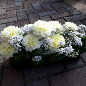 Modern bloemstuk met blad